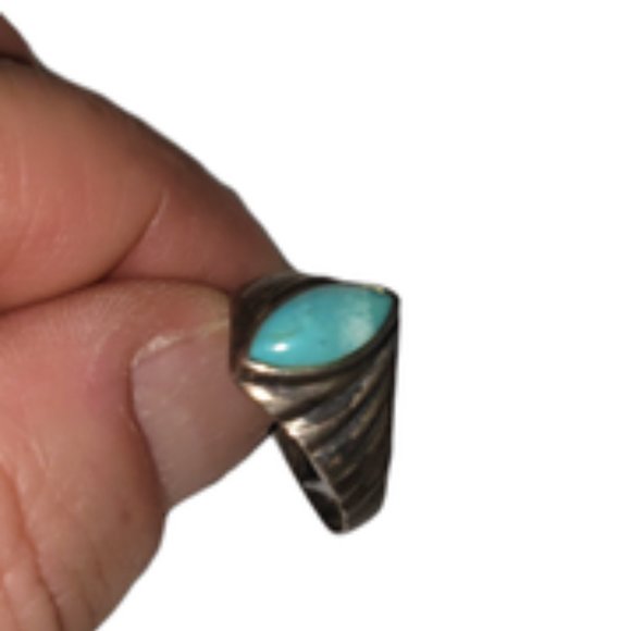 Vintage Turquoise Ring - Picture 3 of 3